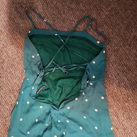 Green Low-Back Dress - Picture 3 of 5